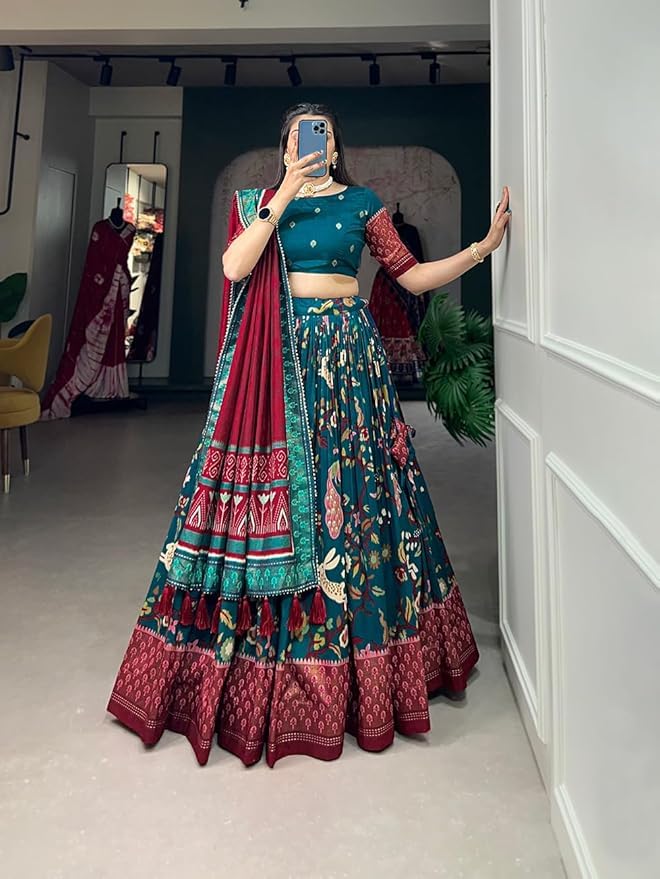 Women's Trending Designeer Tussar Silk Lehenga Choli Print with Foil Work With Unstitched Blouse Patola Print Adorned with Foil Work For Navrati || Wedding